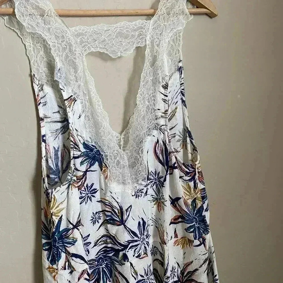 Free People Bell Flower Double-V Tunic Size Medium - Picture 6 of 11